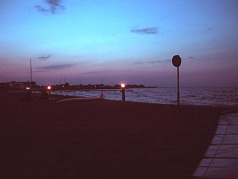 Der Strand beim Sonnenuntergang Fotos