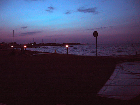 Der Strand beim Sonnenuntergang Fotos